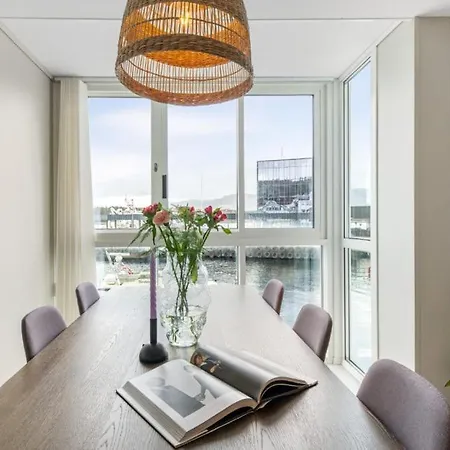 Floro Apartments Hotell Exterior photo
