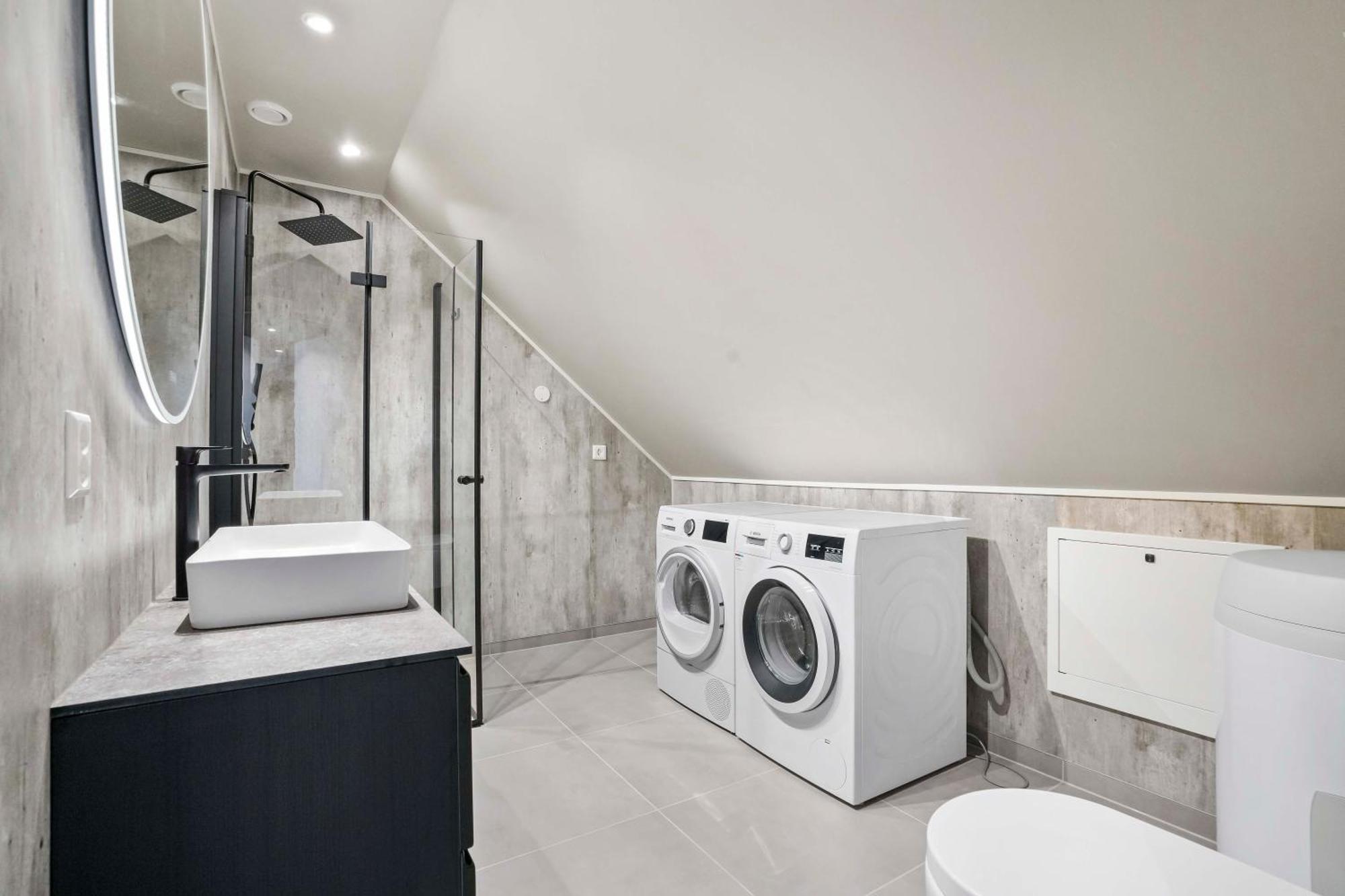 Floro Apartments Hotell Апарт-отель *