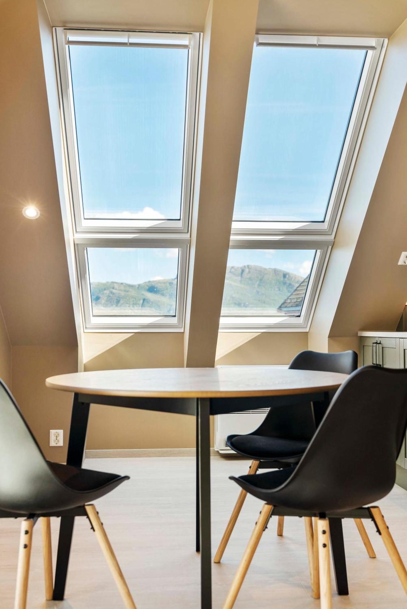 Floro Apartments Hotell Апарт-отель Флоро