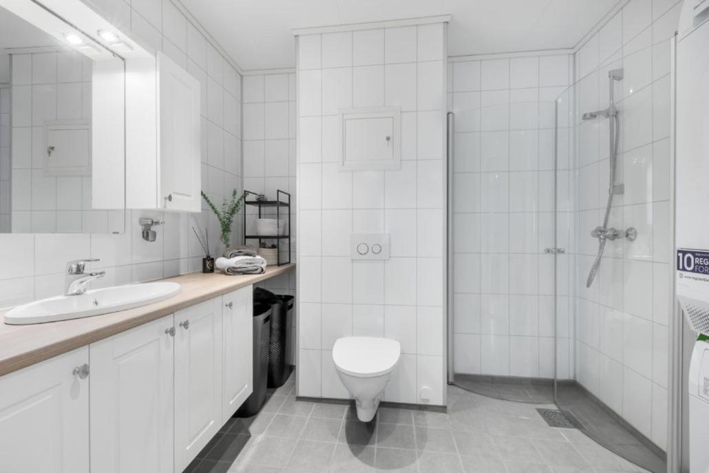 Апарт-отель Floro Apartments Hotell Флоро