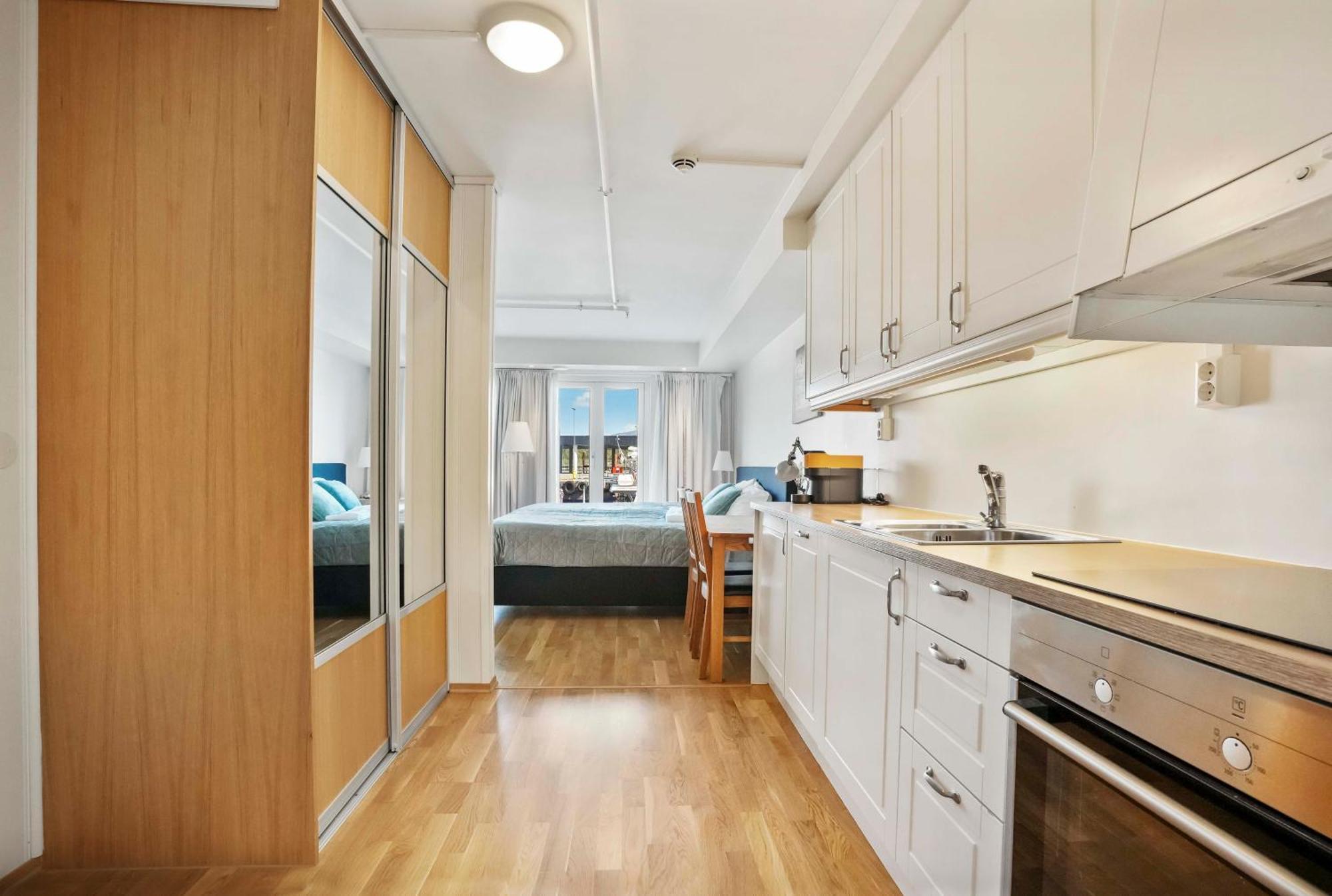 Floro Apartments Hotell Апарт-отель *