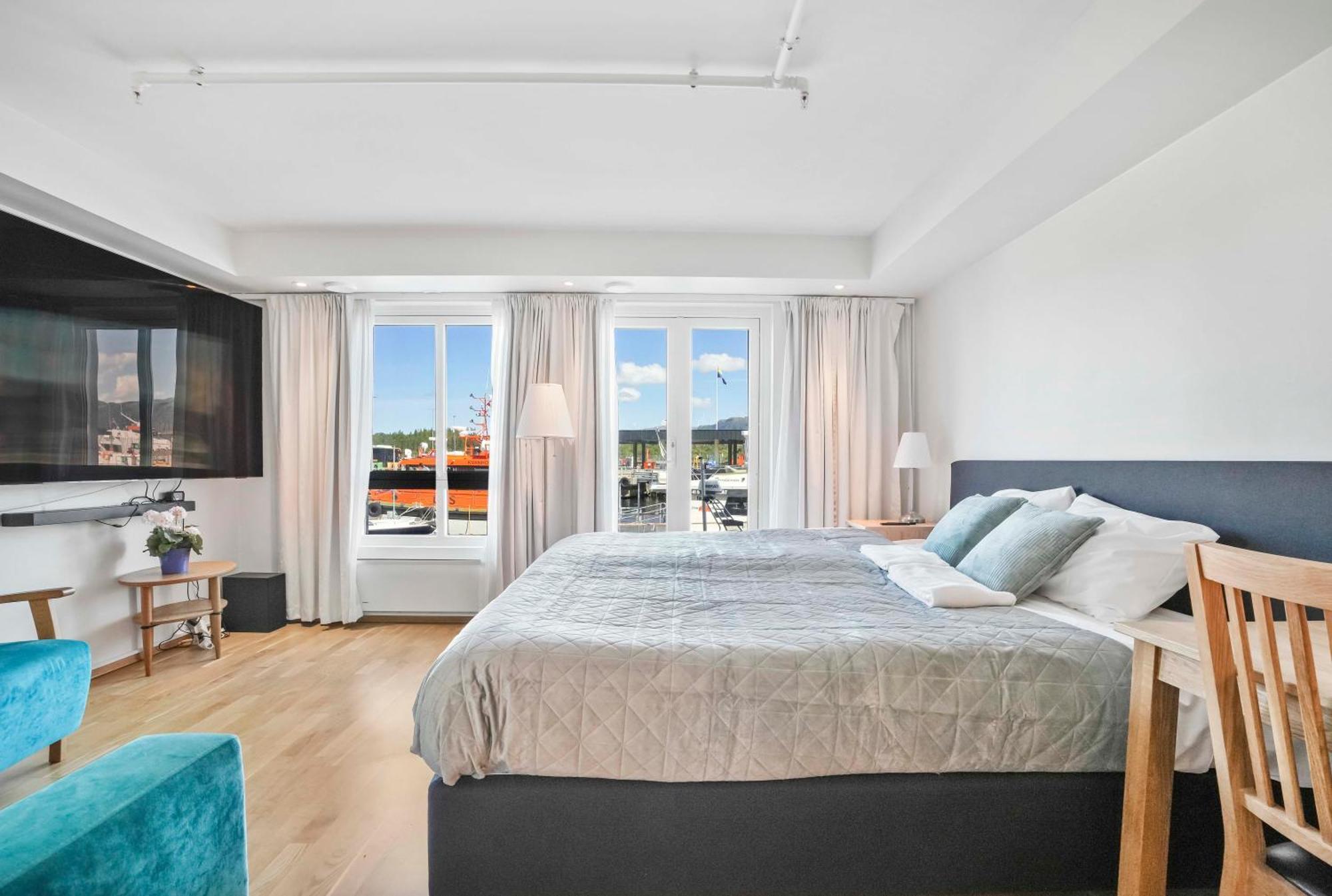 Floro Apartments Hotell *